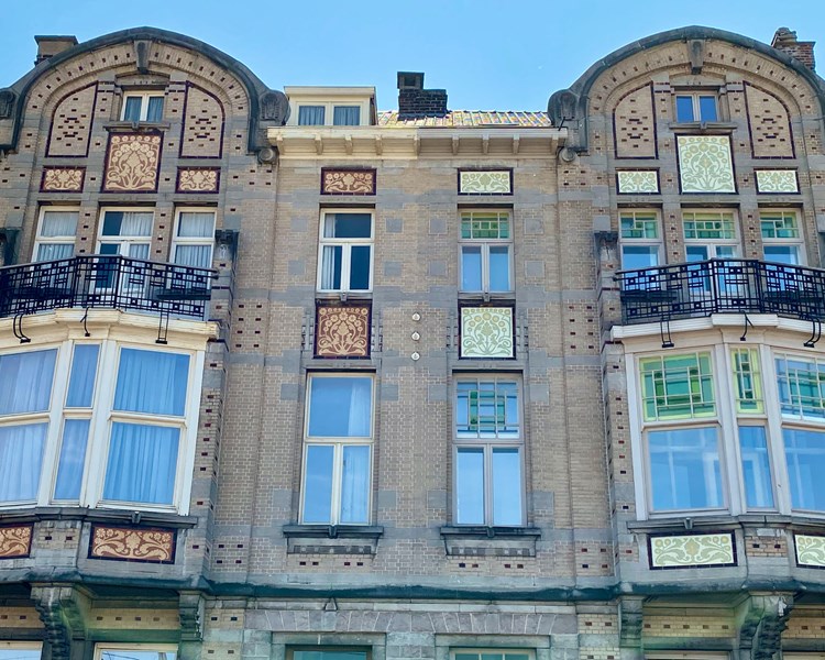 Double maison bourgeoise avec éléments Art Nouveau