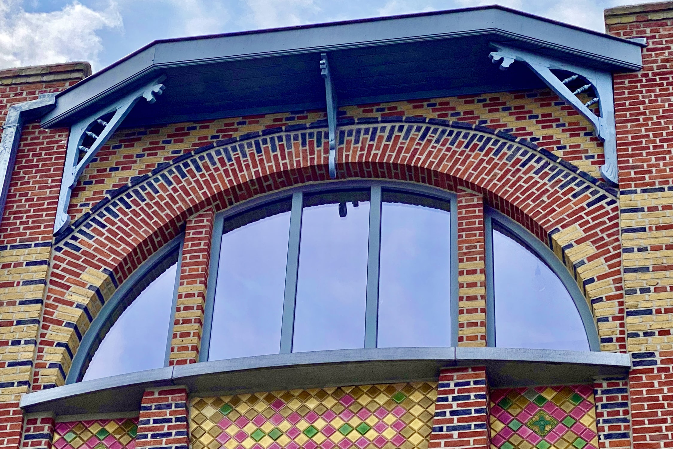 GEN19 Très atypique maison de rangée